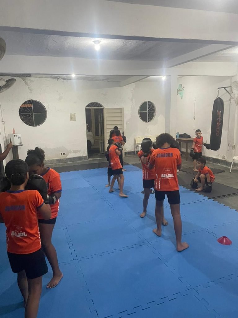 Boxe no núcleo Tancredo — turma Infantil e Adulto