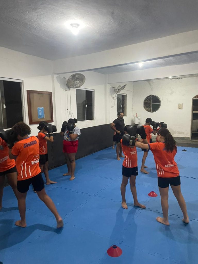 Boxe no núcleo Tancredo — turma Infantil e Adulto