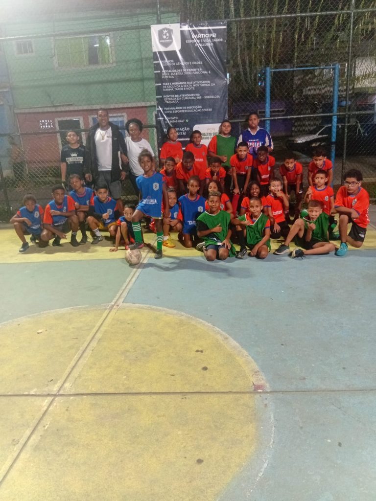 Futebol no núcleo Teixeira — turma Infantil