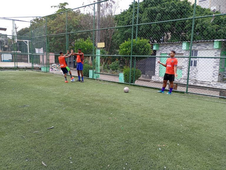 Futebol no núcleo Cidade de Deus — turma Infantil e Juvenil