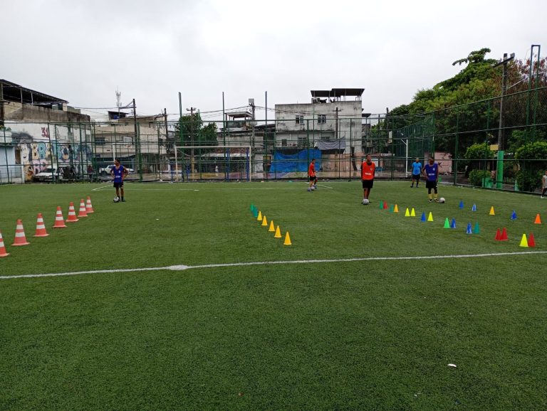 Futebol no núcleo Cidade de Deus — turma Infantil e Juvenil