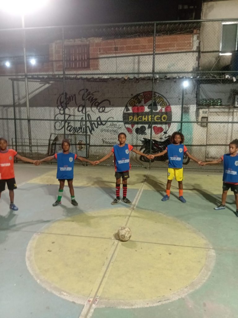 Futebol no núcleo Teixeira — turma Infantil