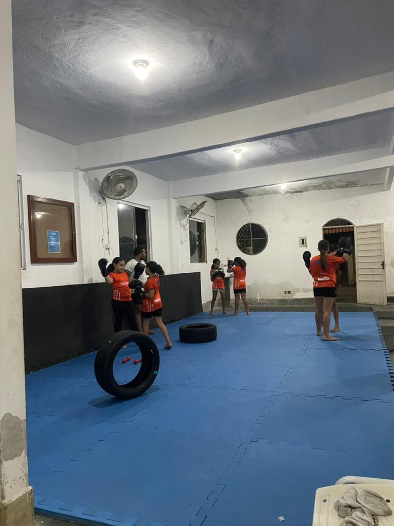 Boxe no núcleo Tancredo — turma Infantil e Adulto