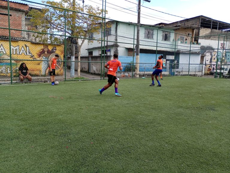 Futebol no núcleo Cidade de Deus — turma Infantil e Juvenil