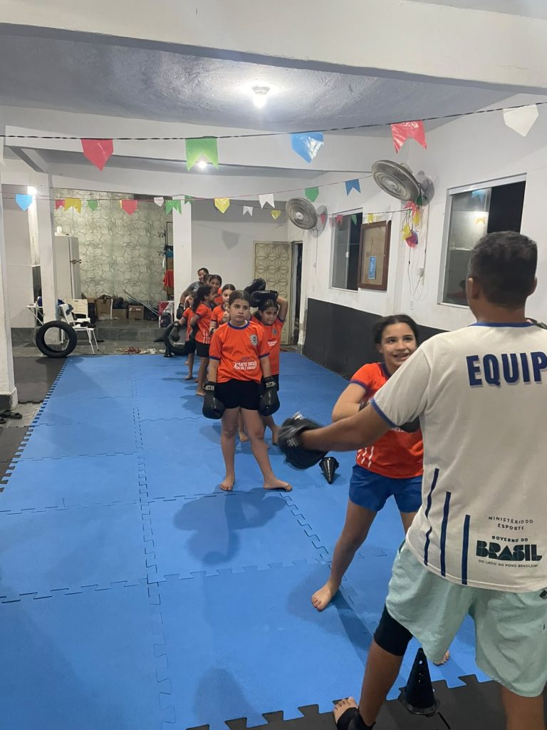 Boxe no núcleo Tancredo — turma Infantil e Adulto