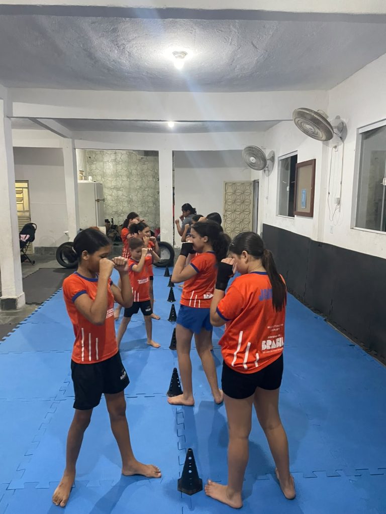 Boxe no núcleo Tancredo — turma Infantil e Adulto