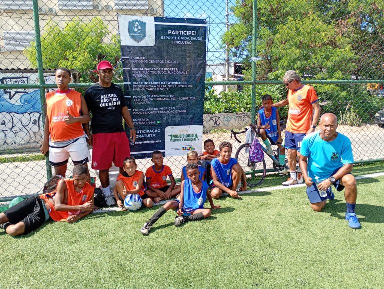 Futebol no núcleo Cidade de Deus