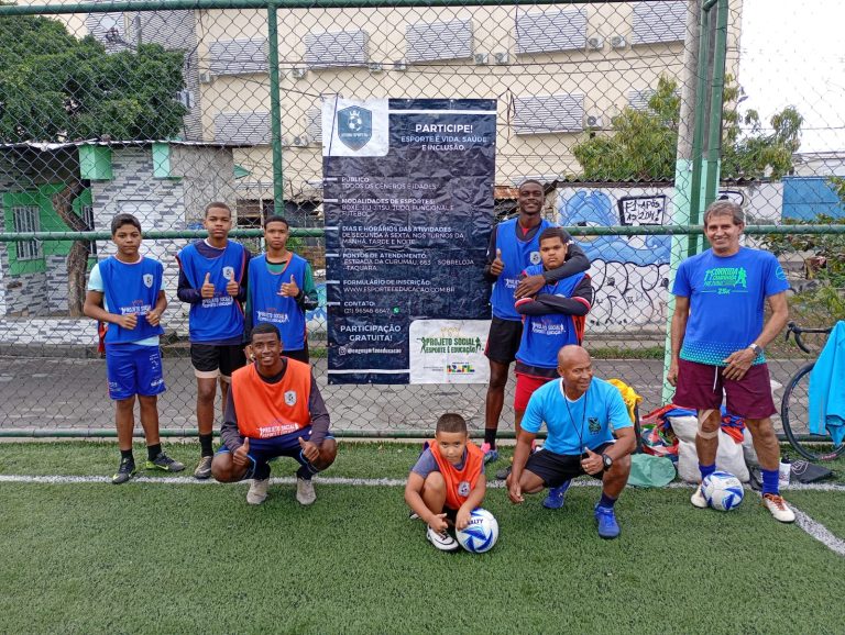Futebol no núcleo Cidade de Deus — turma Infantil
