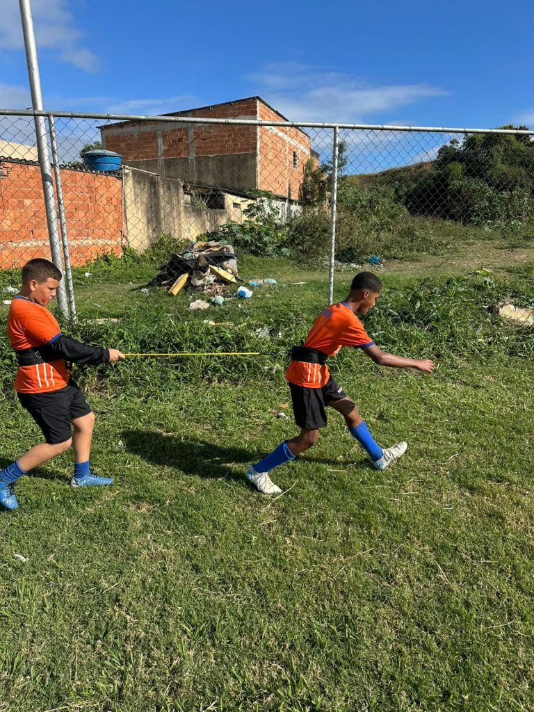 Futebol no núcleo Nova Iguaçu — turma Infantil e Juvenil