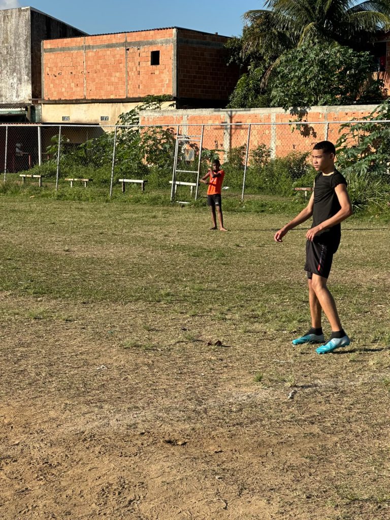 Futebol no núcleo Nova Iguaçu — turma Juvenil e Infantil
