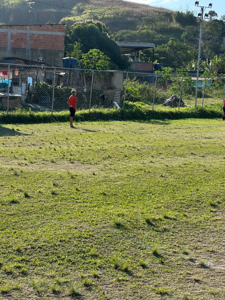 Futebol no núcleo Nova Iguaçu — turma Juvenil e Infantil