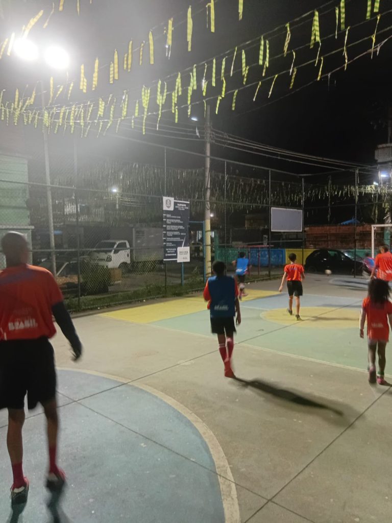 Futebol no núcleo Teixeira — turma Infantil