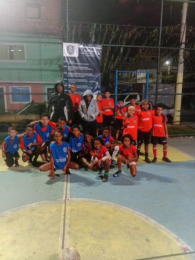 Futebol no núcleo Teixeira — turma Infantil