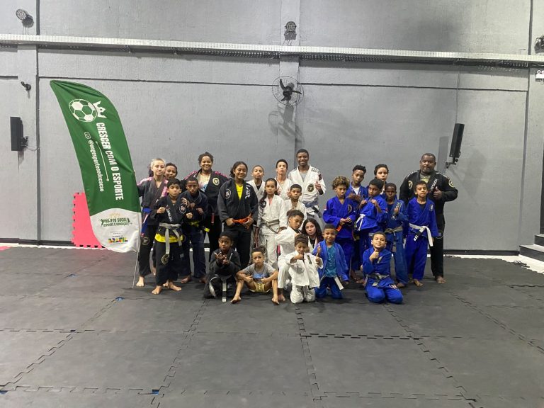 Jiu Jitsu no núcleo Santa Efigênia (Cidade de Deus) — turma Infantil