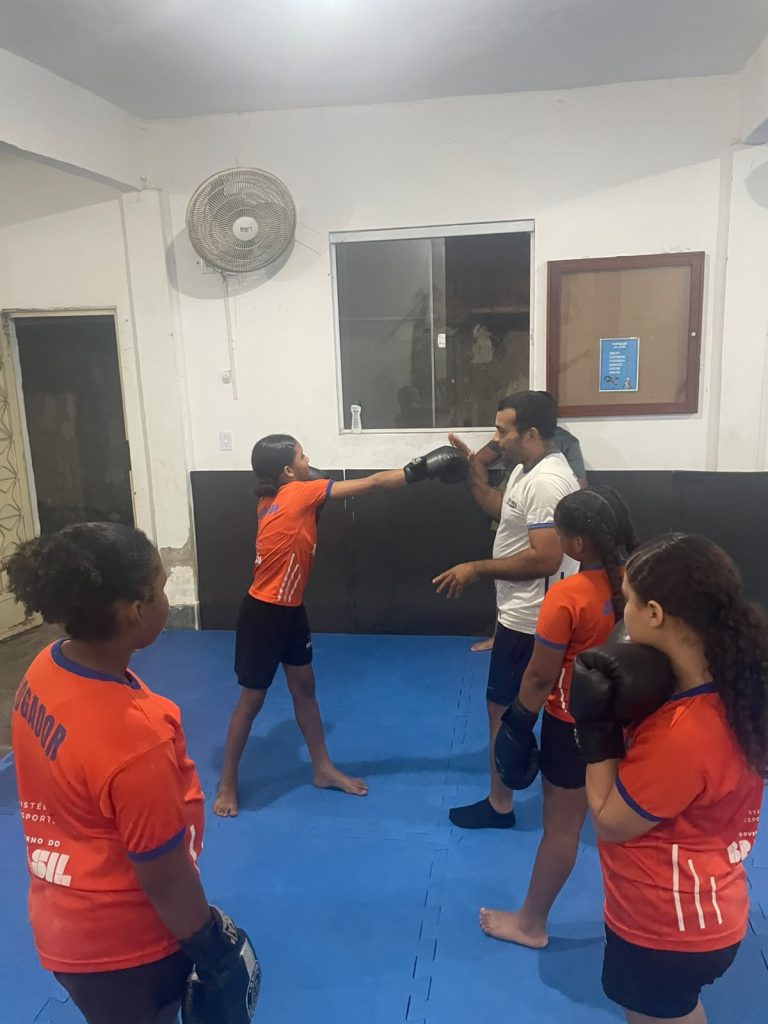 Boxe no núcleo Tancredo — turma Infantil e Adulto